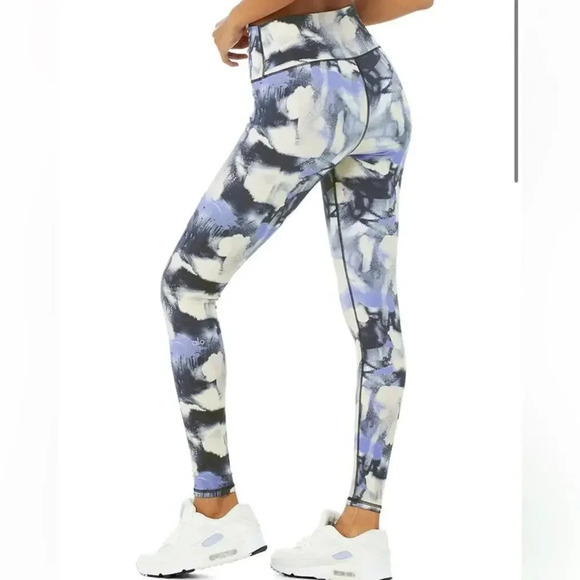 Alo Yoga Women’s XS Vapor High-Waist Graffiti Tie Dye Legging - Multi - Picture 8 of 8